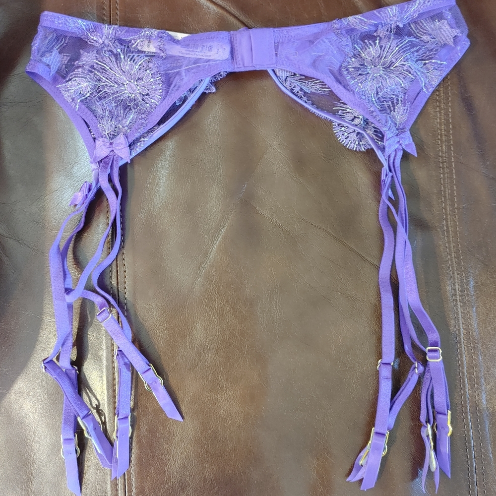 VICTORIA'S SECRET VERY SEXY STARSTRUCK GARTER BELT, BRIGHT VIOLET M/L
